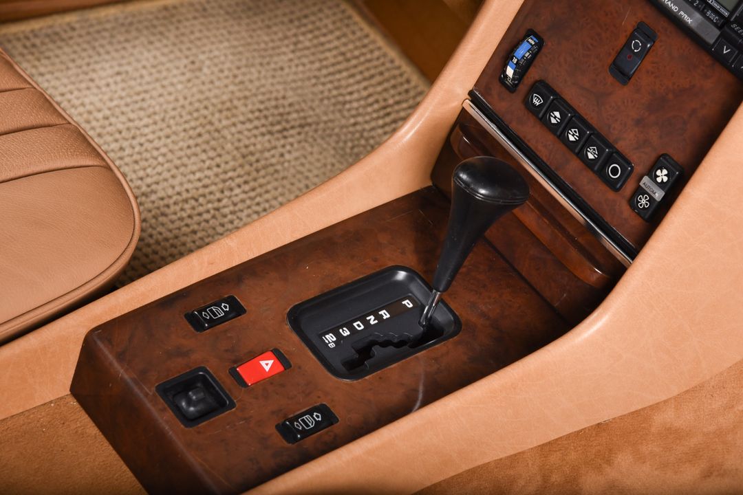 1989 Mercedes-Benz 560-Class
