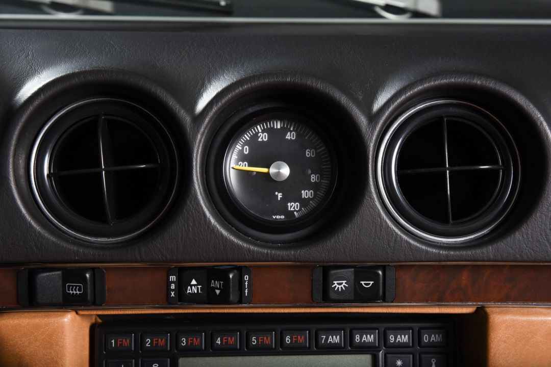 1989 Mercedes-Benz 560-Class
