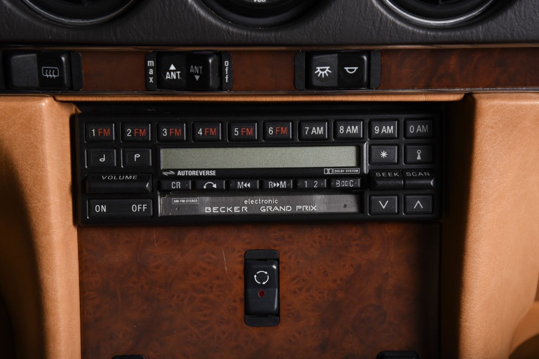 1989 Mercedes-Benz 560-Class