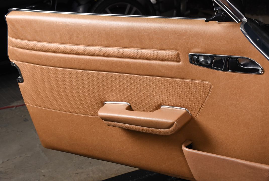 1989 Mercedes-Benz 560-Class