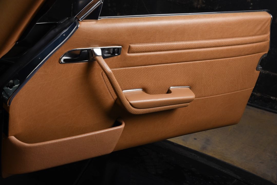 1989 Mercedes-Benz 560-Class