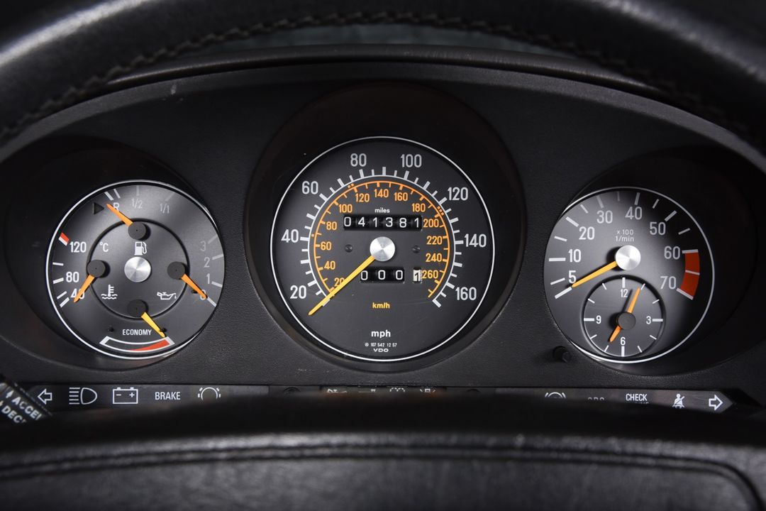 1989 Mercedes-Benz 560-Class