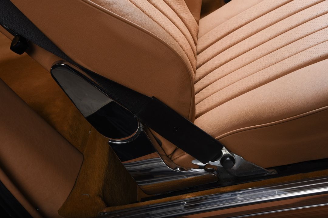 1989 Mercedes-Benz 560-Class
