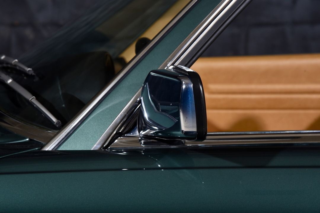 1989 Mercedes-Benz 560-Class