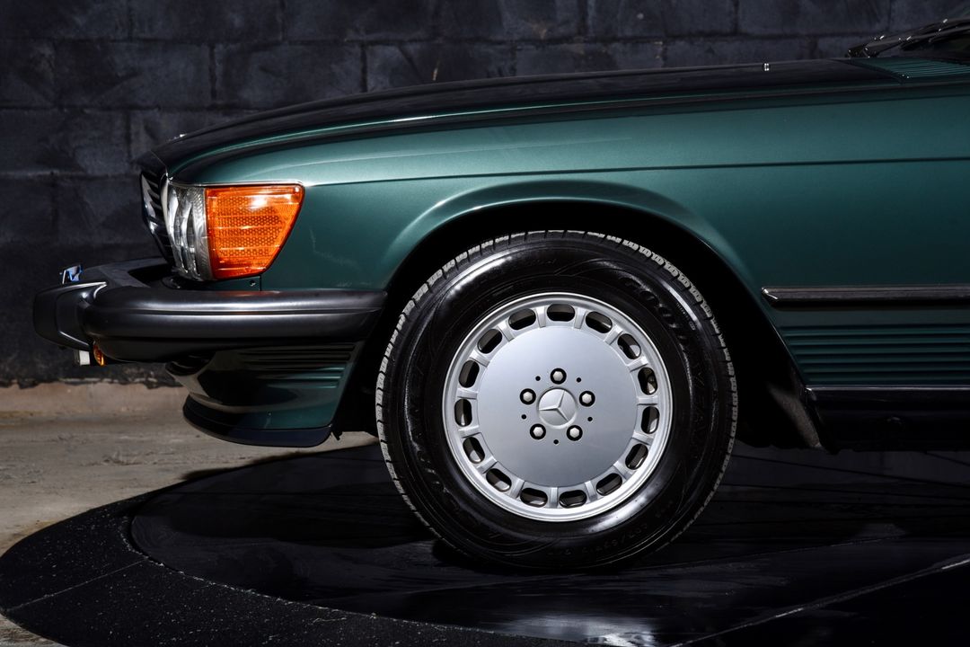 1989 Mercedes-Benz 560-Class
