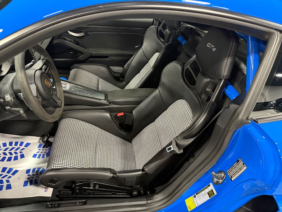 2022 PORSCHE 718 CAYMAN