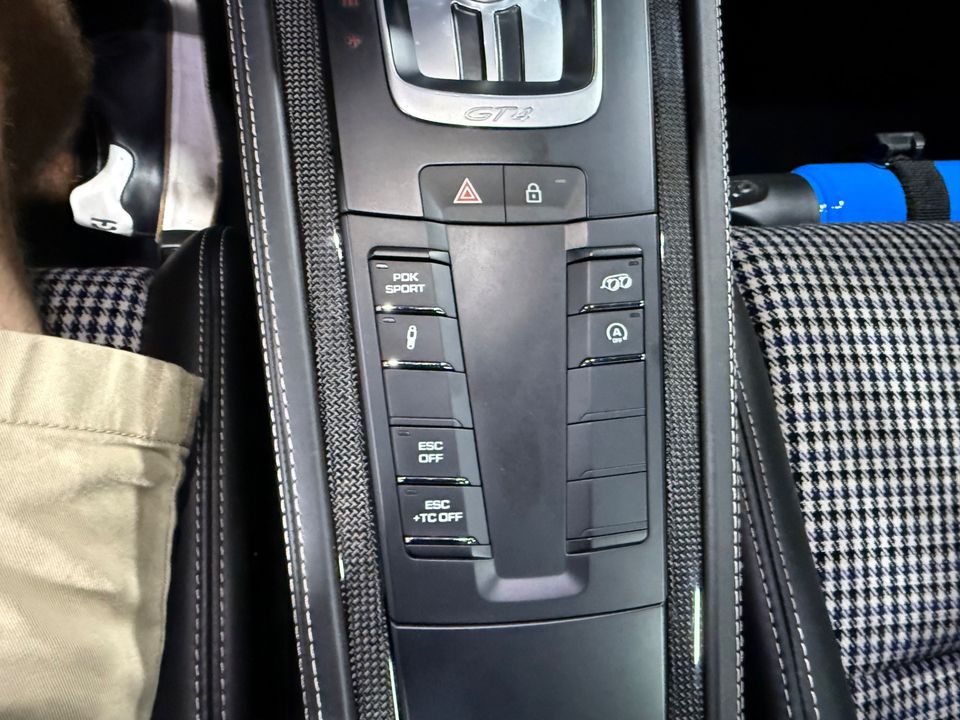 2022 PORSCHE 718 CAYMAN