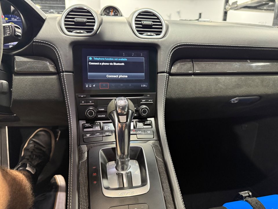 2022 PORSCHE 718 CAYMAN