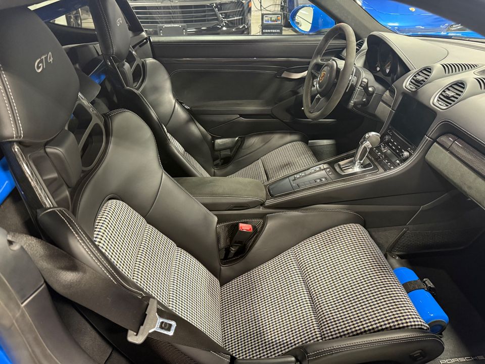 2022 PORSCHE 718 CAYMAN