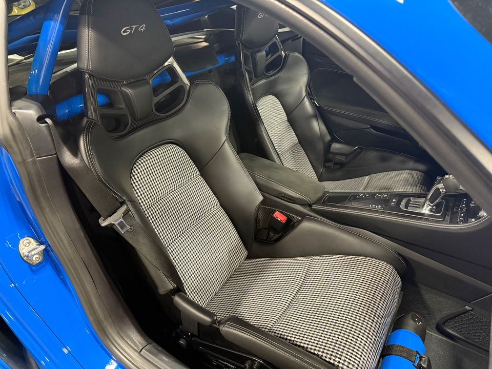 2022 PORSCHE 718 CAYMAN