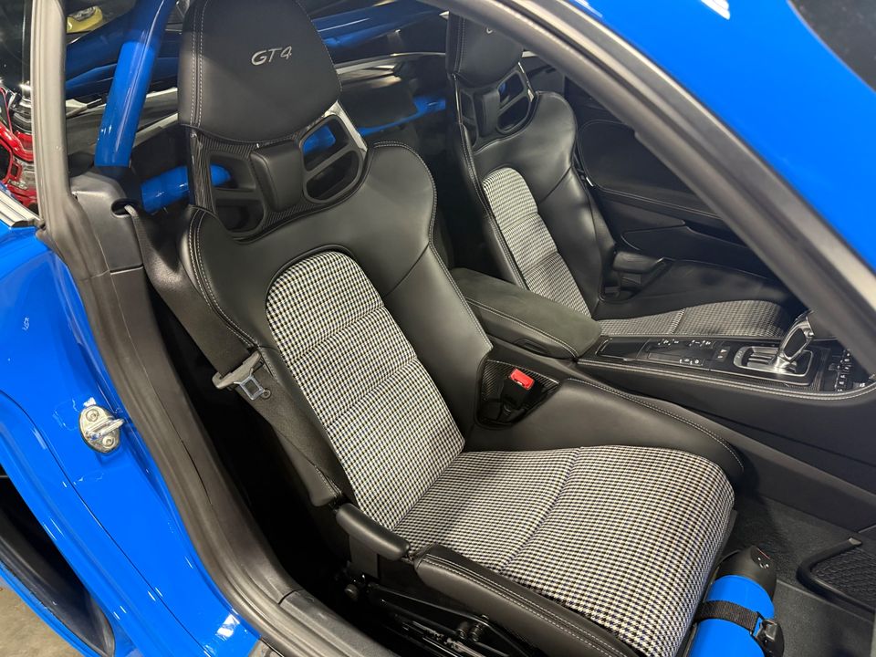 2022 PORSCHE 718 CAYMAN