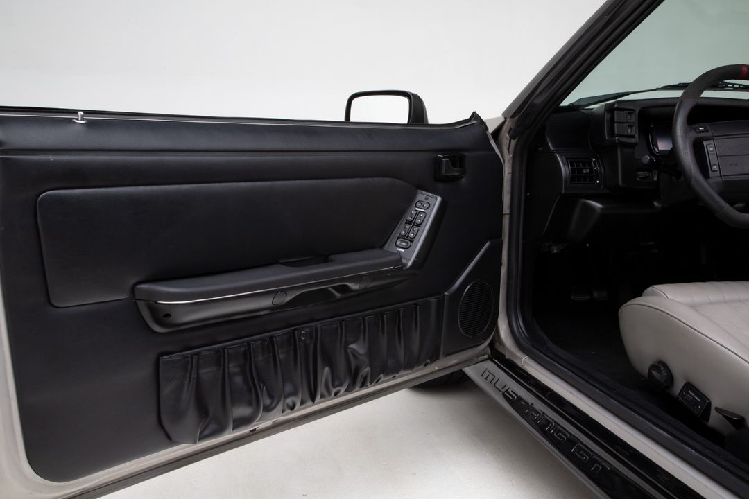 1990 Ford Mustang