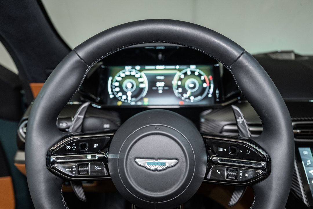 2026 ASTON MARTIN Vantage