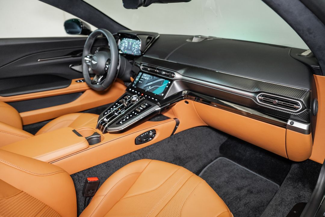 2026 ASTON MARTIN Vantage