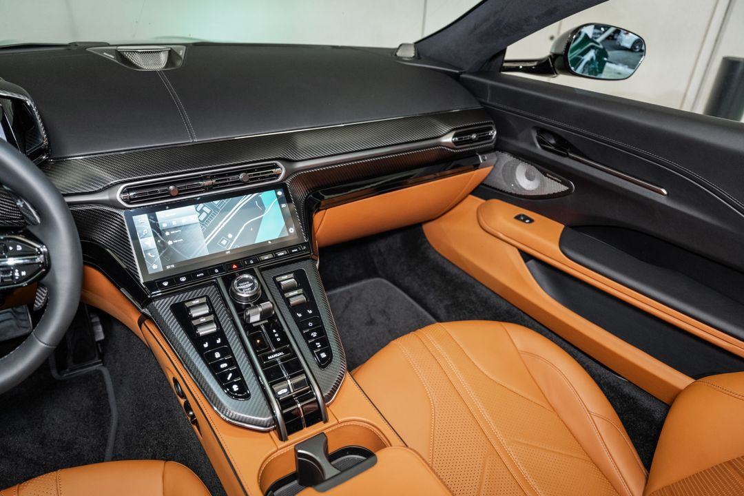 2026 ASTON MARTIN Vantage