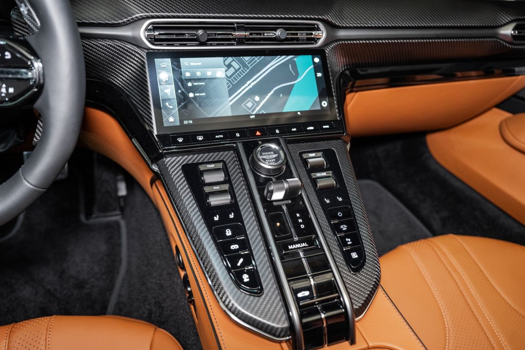2026 ASTON MARTIN Vantage
