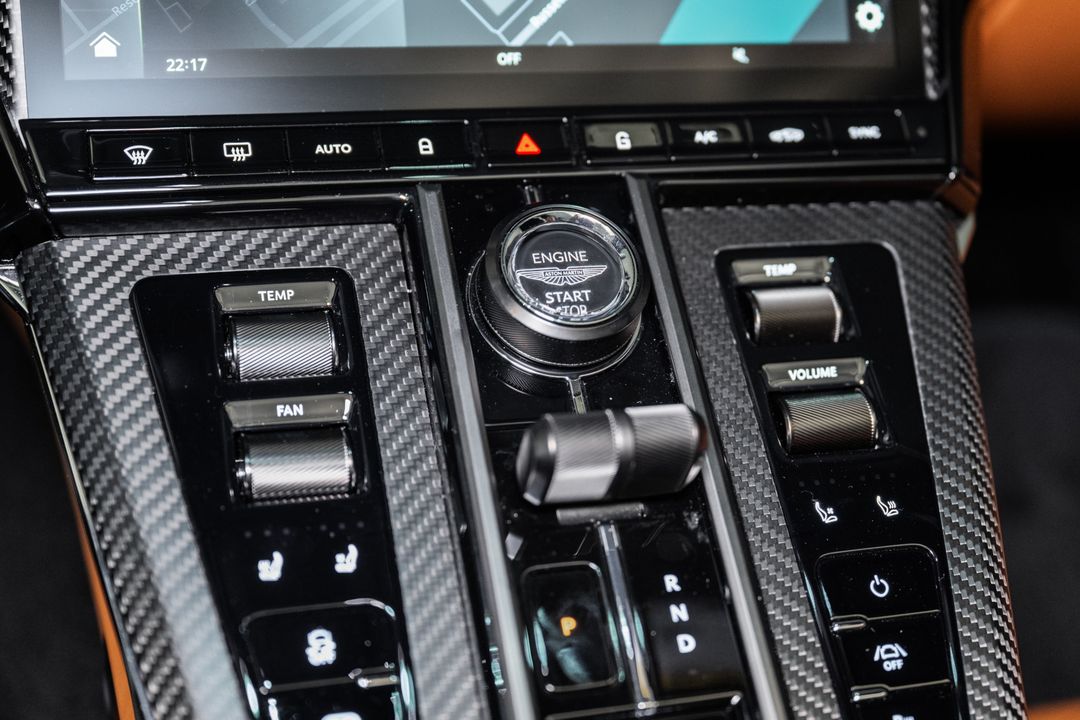 2026 ASTON MARTIN Vantage