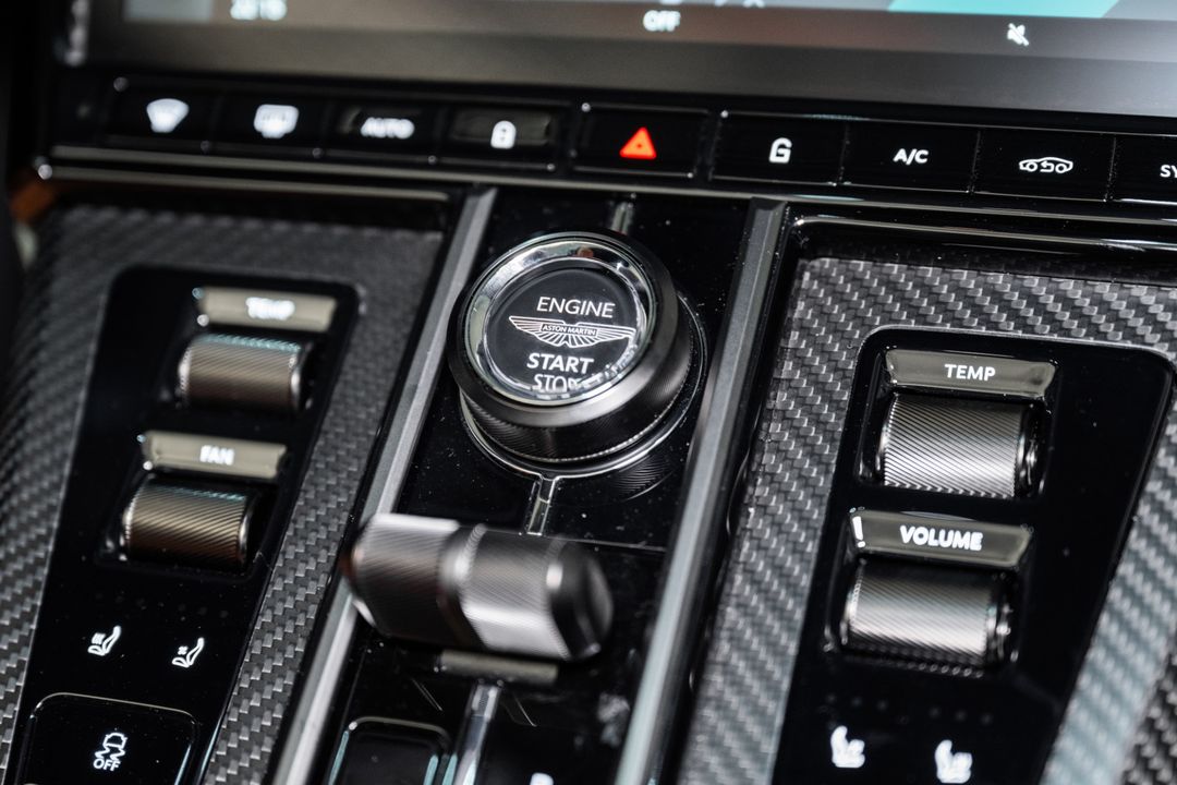 2026 ASTON MARTIN Vantage
