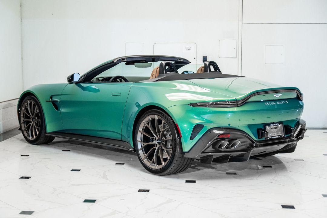 2026 ASTON MARTIN Vantage