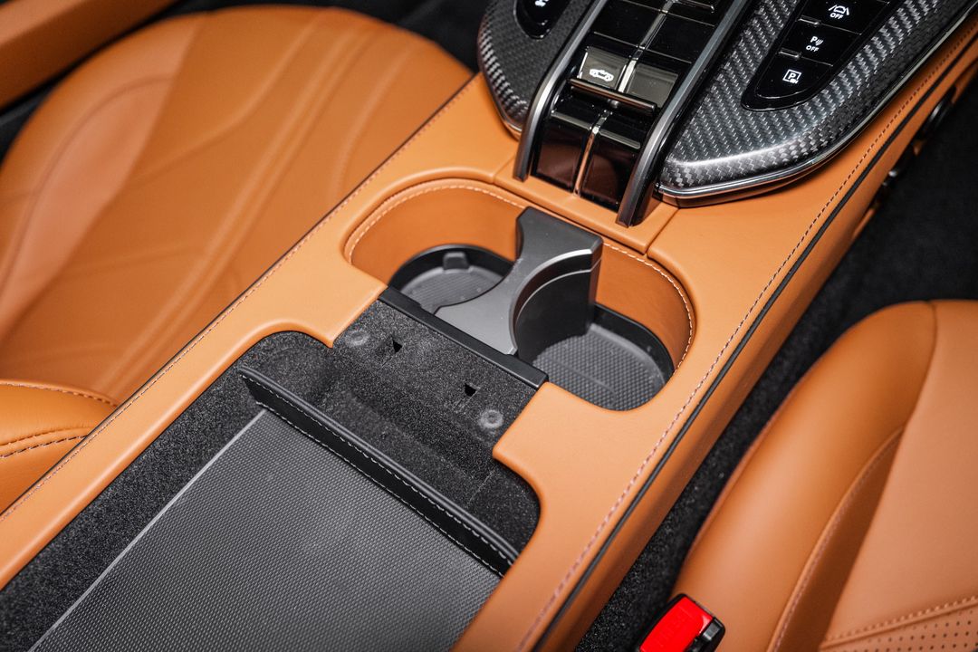 2026 ASTON MARTIN Vantage