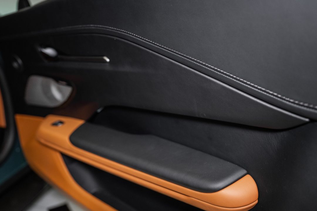 2026 ASTON MARTIN Vantage