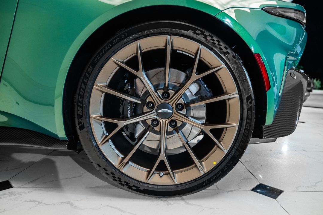 2026 ASTON MARTIN Vantage