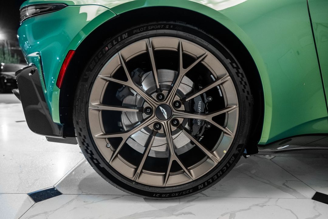 2026 ASTON MARTIN Vantage
