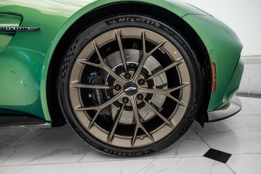 2026 ASTON MARTIN Vantage