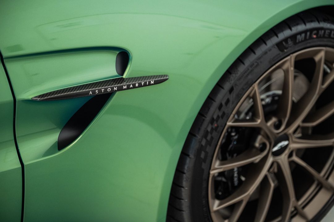2026 ASTON MARTIN Vantage