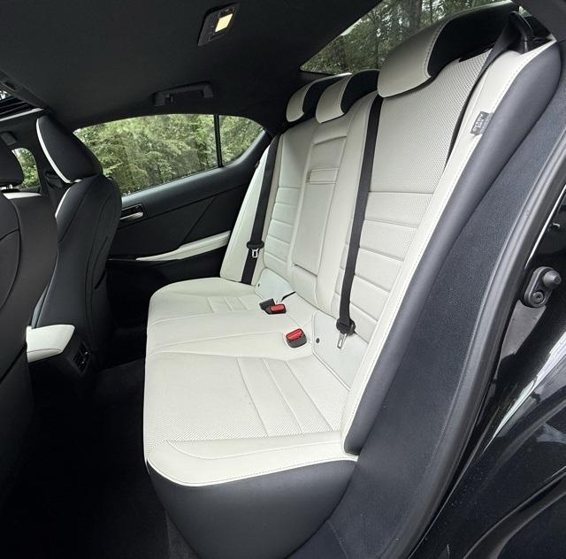 2022 Lexus IS