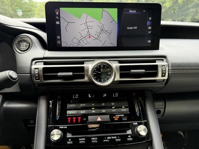 2022 Lexus IS