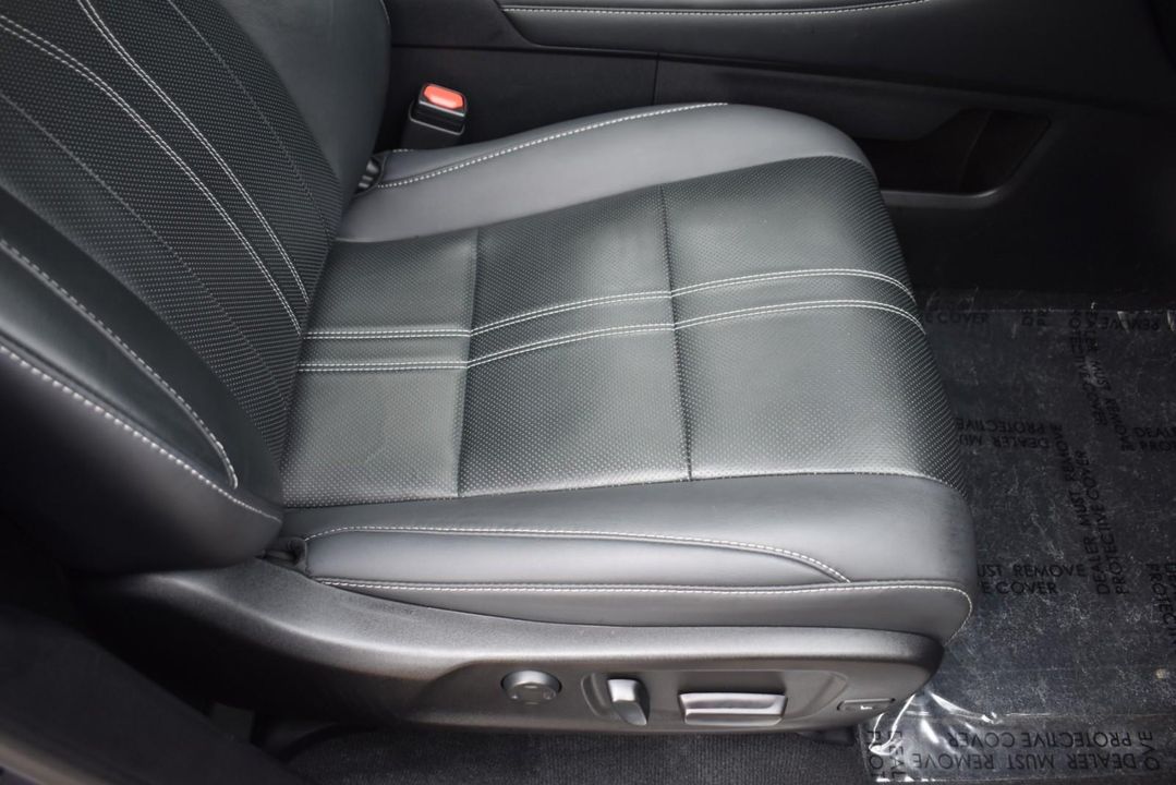 2022 Lexus RX 450h AWD w/LUXURY Pkg, Navigation, Cold weather Pkg, Heated and Ventilat