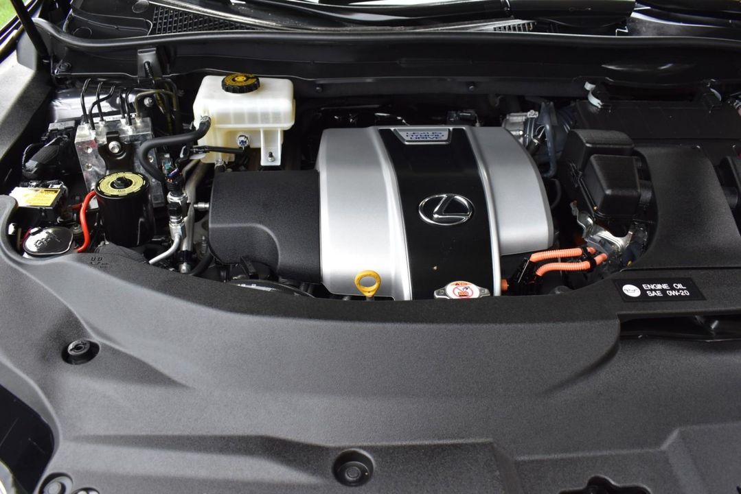 2022 Lexus RX 450h AWD w/LUXURY Pkg, Navigation, Cold weather Pkg, Heated and Ventilat