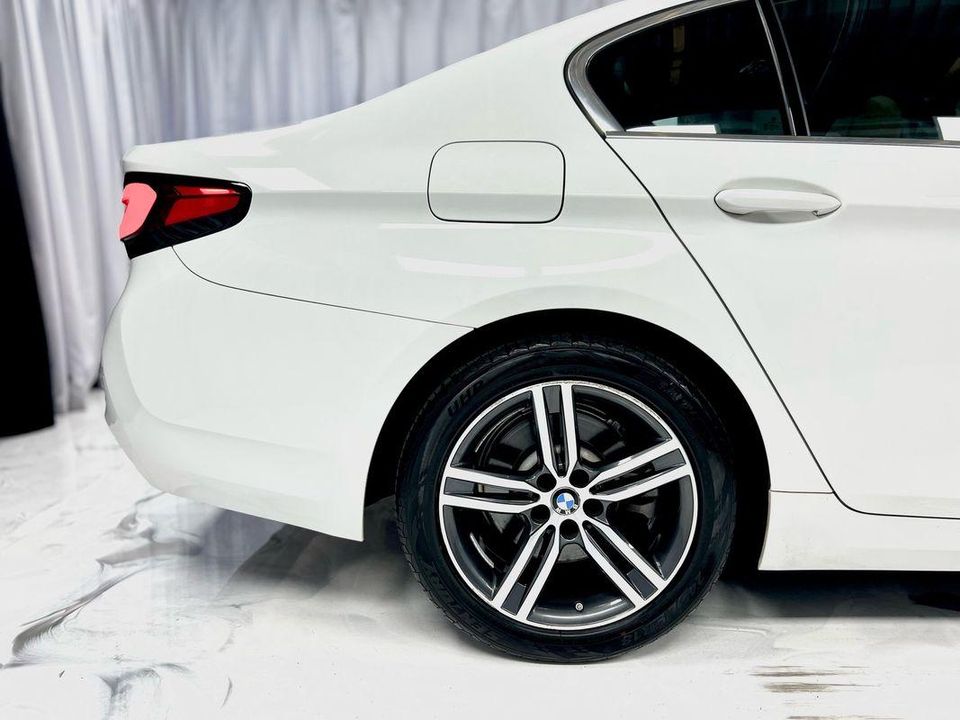 2021 BMW 5 Series