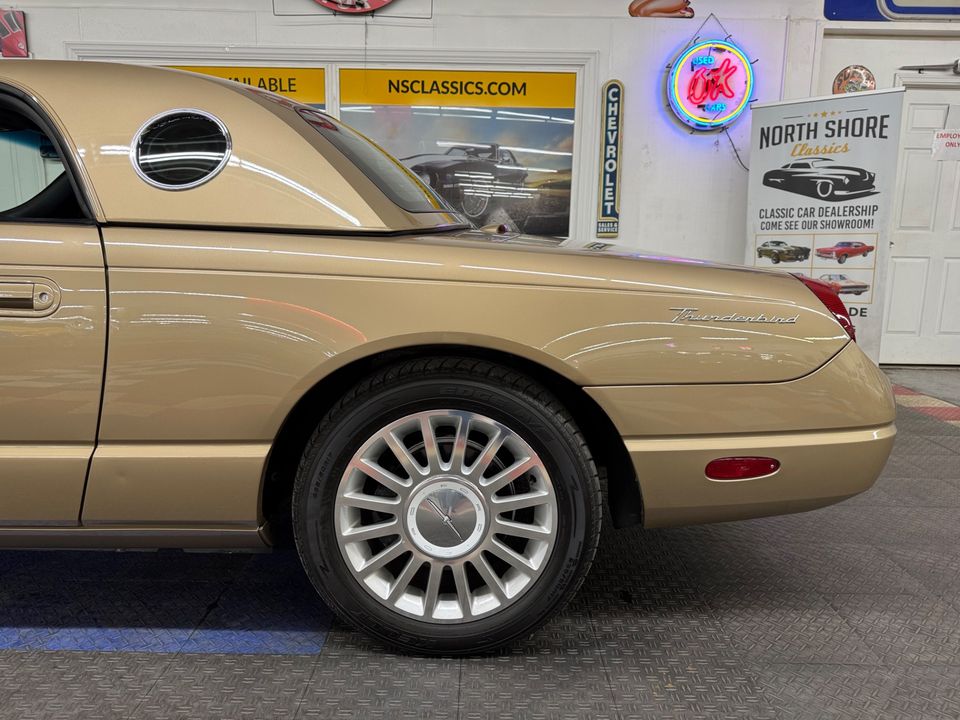 2005 Ford Thunderbird