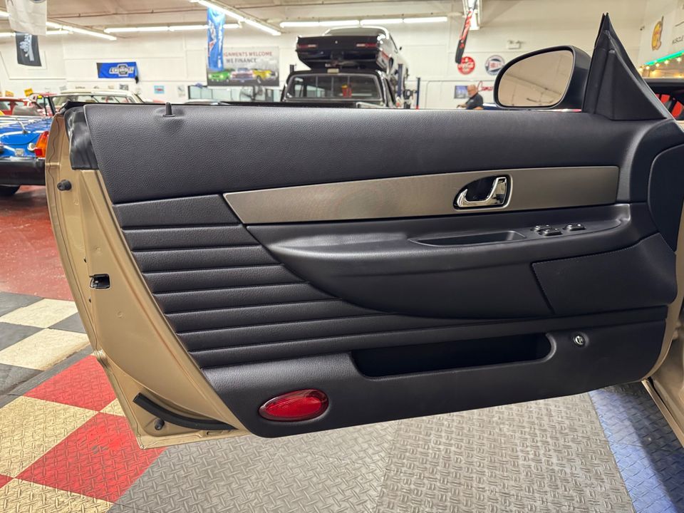2005 Ford Thunderbird