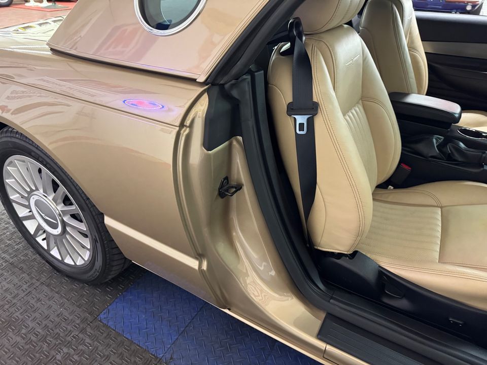 2005 Ford Thunderbird
