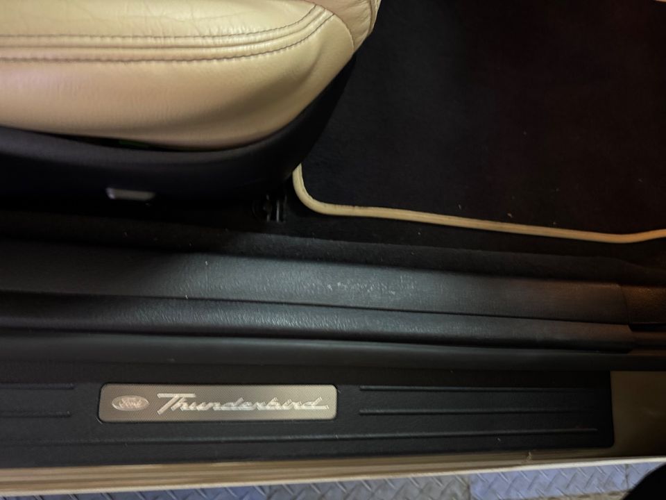 2005 Ford Thunderbird