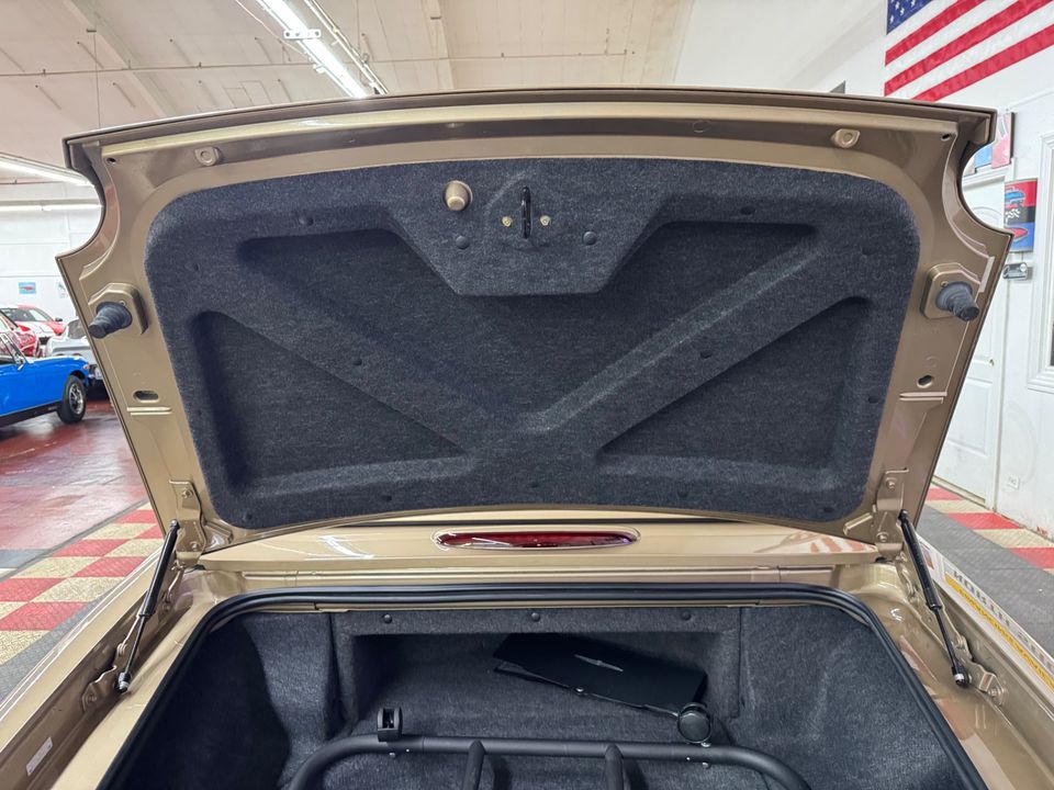 2005 Ford Thunderbird