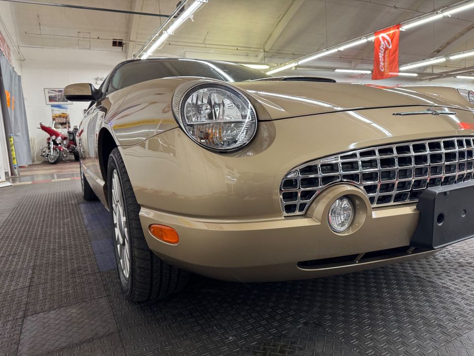 2005 Ford Thunderbird