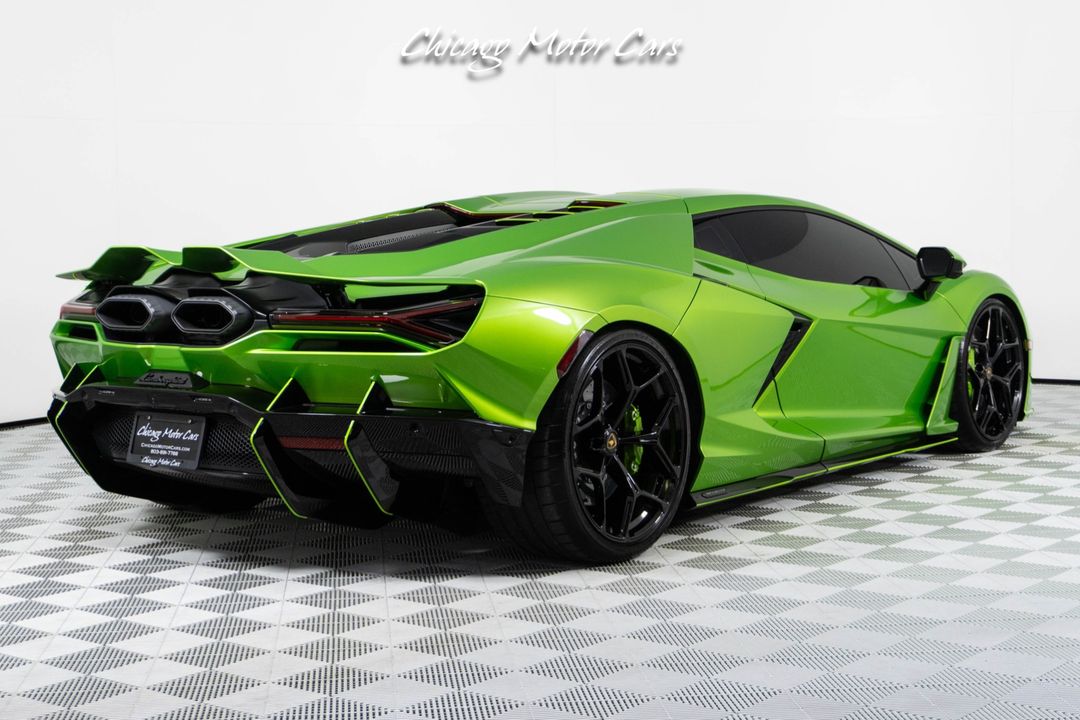 2024 Lamborghini Revuelto