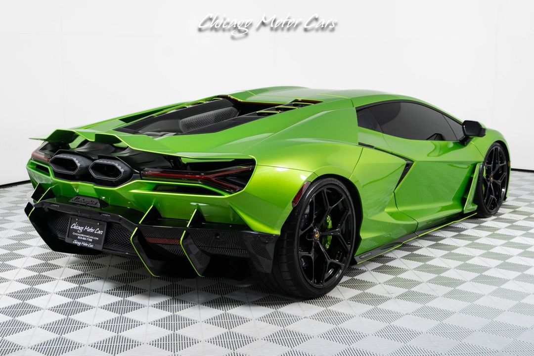 2024 Lamborghini Revuelto
