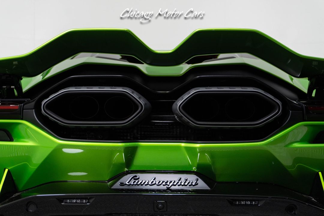 2024 Lamborghini Revuelto