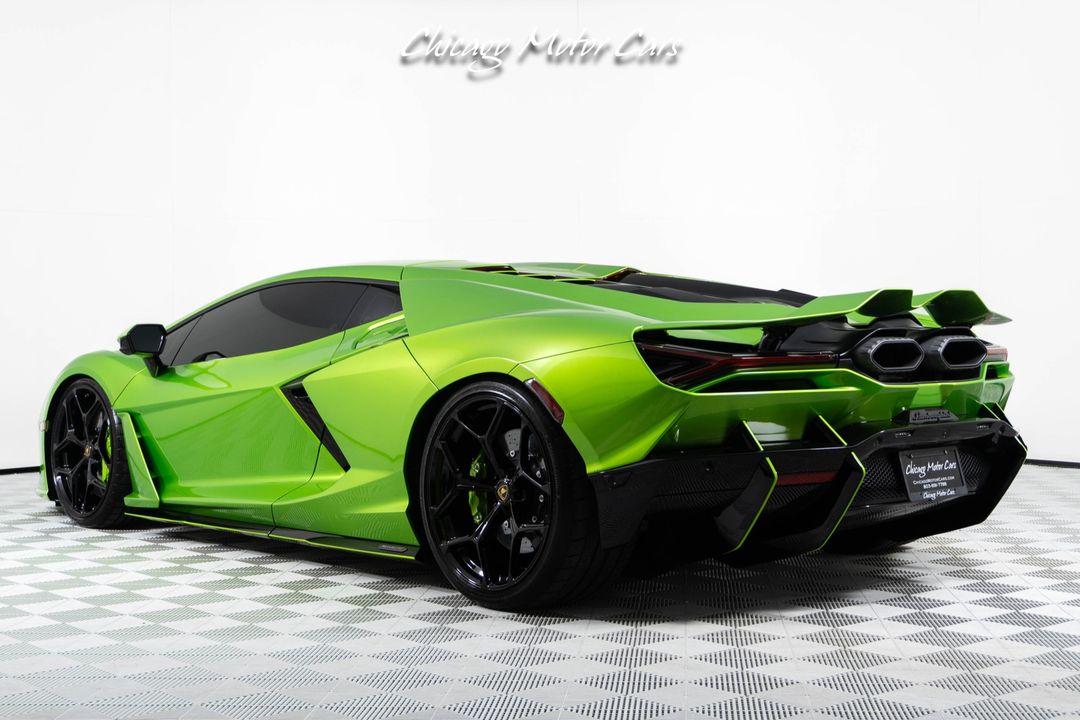 2024 Lamborghini Revuelto