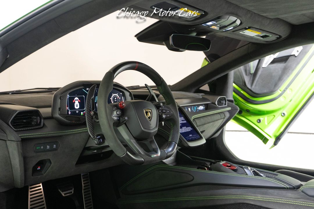 2024 Lamborghini Revuelto