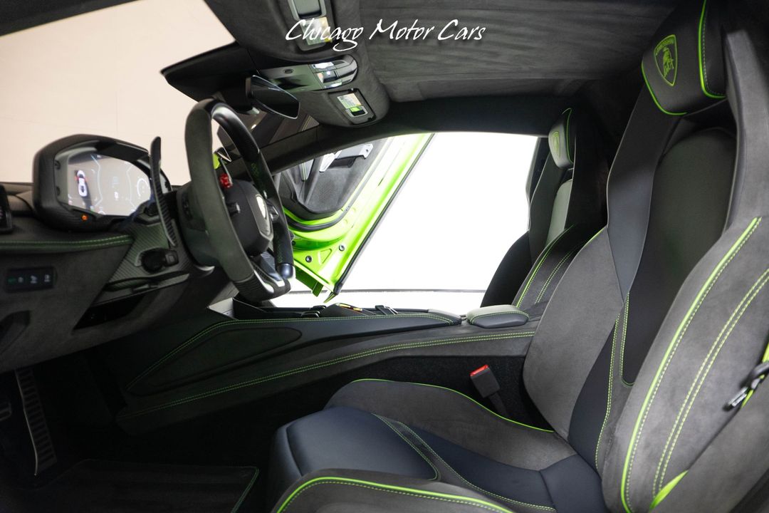 2024 Lamborghini Revuelto
