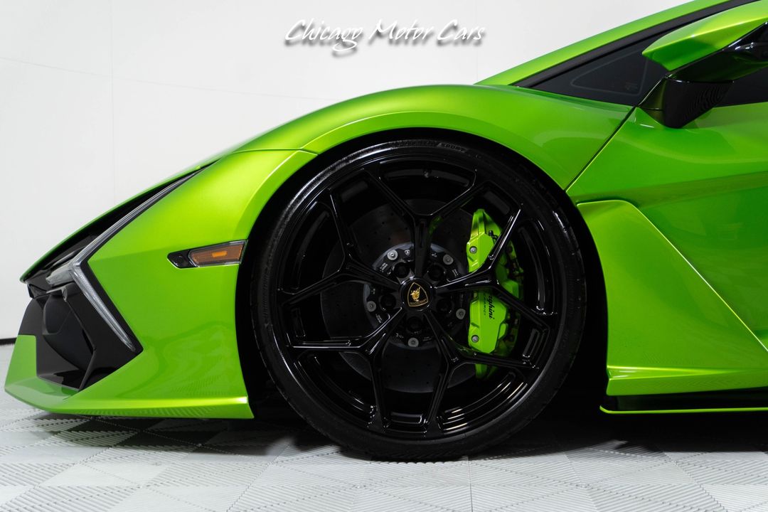 2024 Lamborghini Revuelto