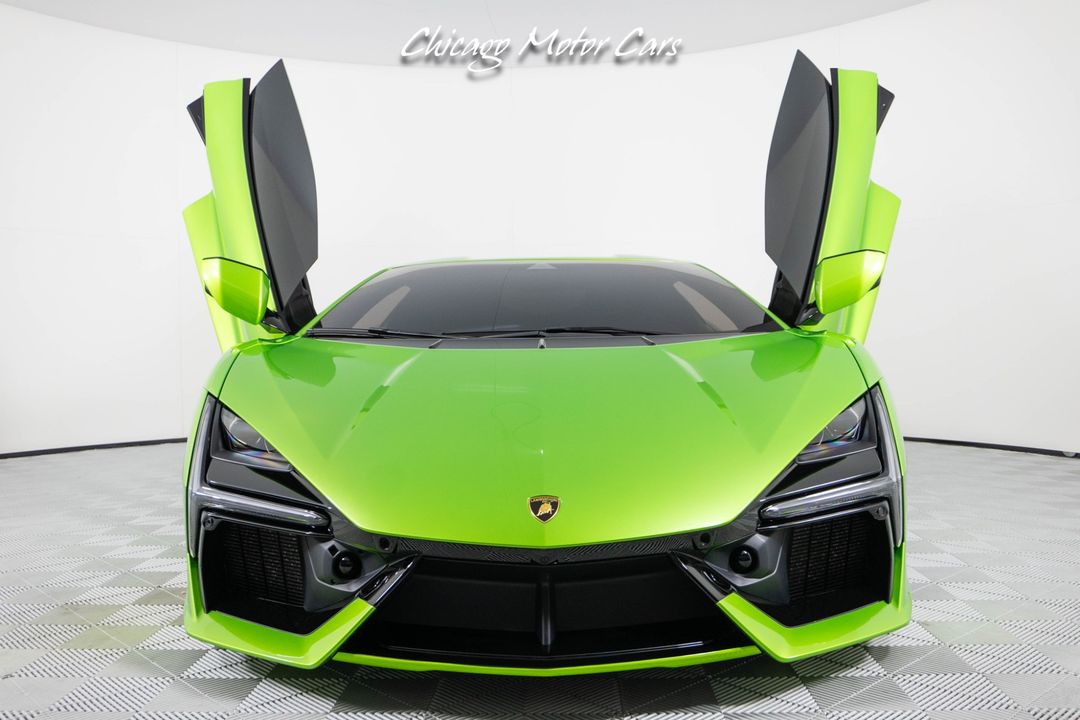 2024 Lamborghini Revuelto