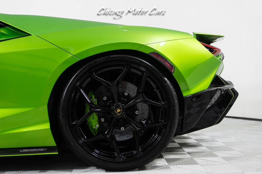 2024 Lamborghini Revuelto