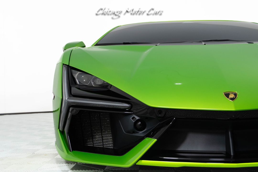 2024 Lamborghini Revuelto